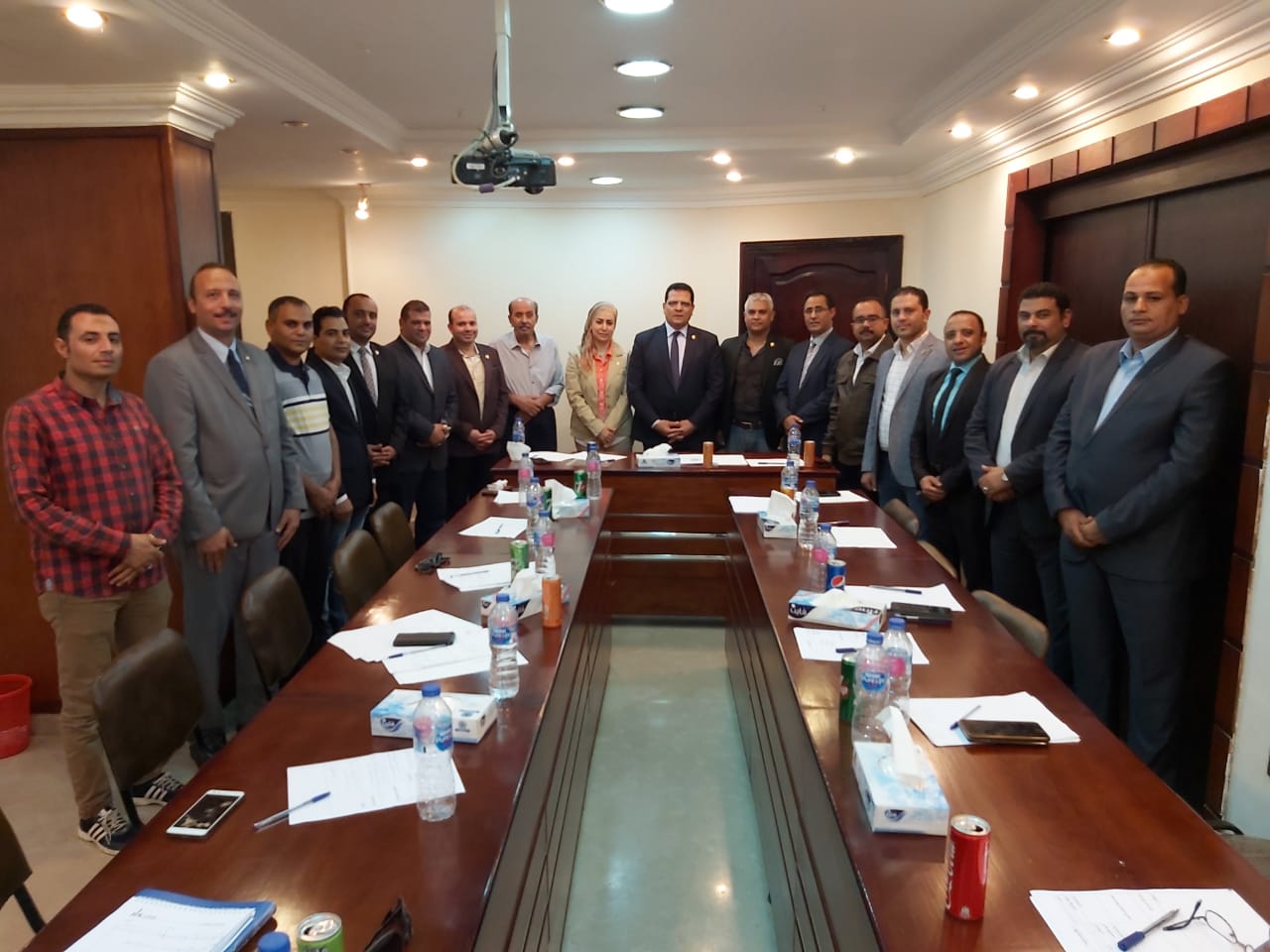 ” رغم الظروف الجوية ” القادة تعقد اجتماع الهيئه العليا المصغرة للمؤسسة