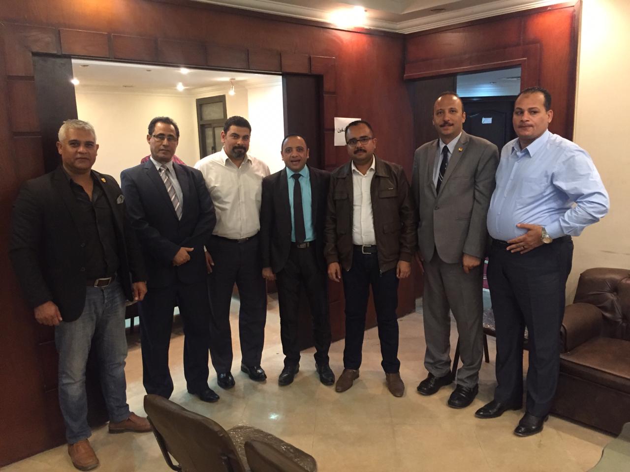 ” رغم الظروف الجوية ” القادة تعقد اجتماع الهيئه العليا المصغرة للمؤسسة