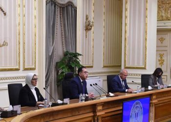 رئيس الوزراء : الرئيس السيسي وجّه بسرعة صرف التعويضات الملائمة لأسر المتوفين والمصابين بحادث قطاري سوهاج