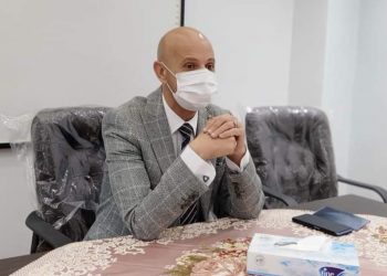وكيل وزارة الصحة بالشرقية يناقش مع مديري المستشفيات الإجراءات المتبعة لمواجهة الموجة الثالثة من كورونا