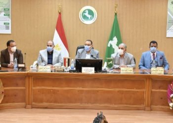 محافظ الشرقية يُكرم الحاصلين على دورة إعداد قادة المستقبل دفعة 2020