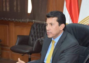 وزير الشباب والرياضة يتعرض لحادث على طريق مصر / الإسكندرية الصحراوى..وحالته مستقرة