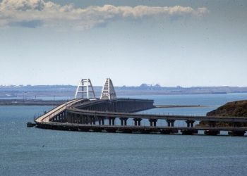 تهديدات أوكرانية باستهداف جسر القرم