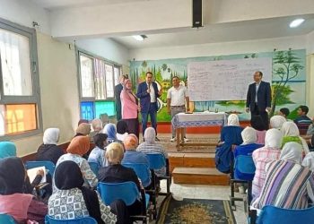 الدكتور رضا حجازي يتابع المراجعات لمناهج الشهادتين الإعدادية والثانوية