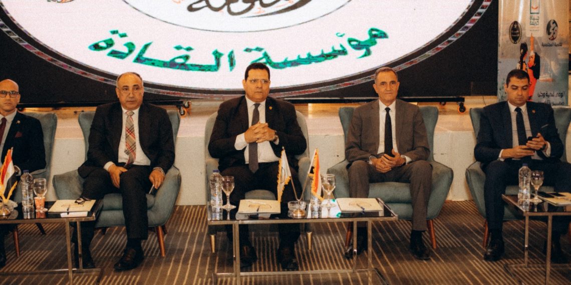 نقيب الرياضين مع القادة