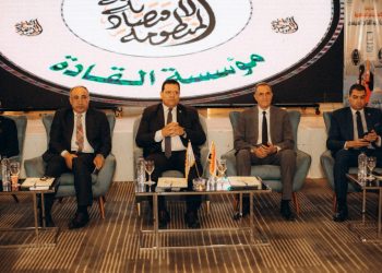 نقيب الرياضين مع القادة