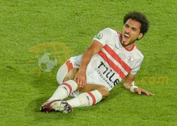 “إصابة قاسية تُغيب أحمد حمدي عن الملاعب بعد تألقه في مواجهة الزمالك ونهضة بركان”