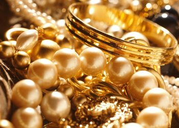 “الجمارك تقرر: السماح بدخول الذهب مع المصريين بالخارج دون رسوم جمركية”