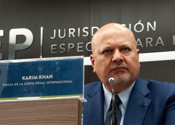 “مدعي عام المحكمة الجنائية الدولية يُكشف عن تهديدات بسبب طلبه مذكرات اعتقال بحق نتنياهو وغالانت”