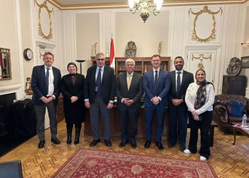 “وزير التعليم العالي يبحث مع مسؤولي “التايمز” و”المكتب الثقافي المصري” في لندن تعزيز التعاون الدولي في مجال التعليم والبحث العلمي”