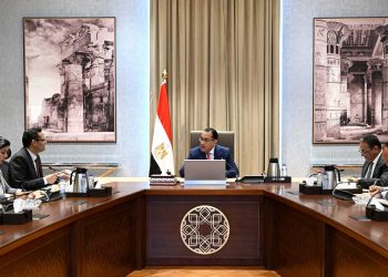 “رئيس الوزراء يبحث مع نقيب الصحفيين تعزيز دعم وتطوير مهنة الصحافة وزيادة موارد النقابة الذاتية”