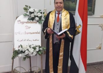 القادة تهنىء دكتور/ اسامة عبد الرحمن لحصوله على الدكتوراة المهنية