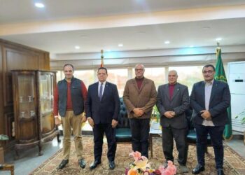 محافظ القليوبية يستقبل نقيب الصيادلة ورئيس مؤسسة القادة لبحث آفاق التعاون المشترك و يوجه بربط مخرجات مشروع  إعداد رجل الدولة حلول عملية وعلمية لقضايا المجتمع في القليوبية