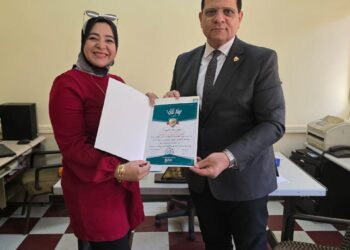 القادة تكرم الدكتورة/  ايمان امام مدير مركز اعلام سوهاج بالهيئة العامة للاستعلامات ..