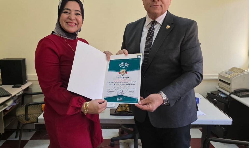 القادة تكرم الدكتورة/  ايمان امام مدير مركز اعلام سوهاج بالهيئة العامة للاستعلامات ..
