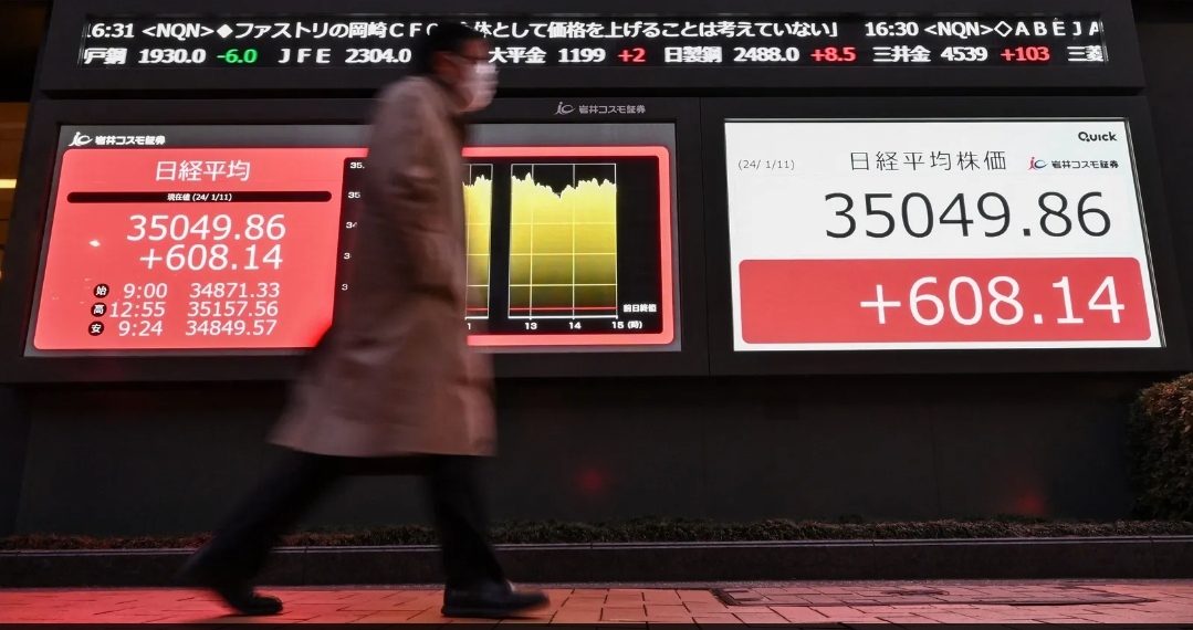 نيكي الياباني ينهي الأسبوع على خسائر لكنه يسجل مكاسب شهرية