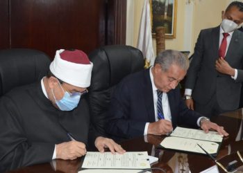 وزيرا الأوقاف والتموين يوقعان بروتوكول تعاون بشأن صكوك الأضاحي لصالح الأسر الأولى بالرعاية