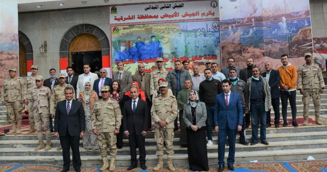 رئيس جامعة الزقازيق يشهد إحتفالية تكريم الجيش الثاني الميداني للجيش الأبيض بمستشفيات الجامعة