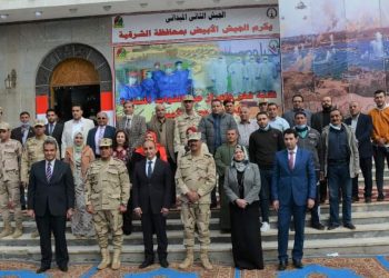 رئيس جامعة الزقازيق يشهد إحتفالية تكريم الجيش الثاني الميداني للجيش الأبيض بمستشفيات الجامعة