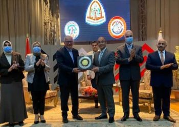 السفير محمد العرابي يحاضر في ندوة ” السياسة الخارجية المصرية دوائر الحركة ومسارات الإنجاز ” بجامعة الزقازيق