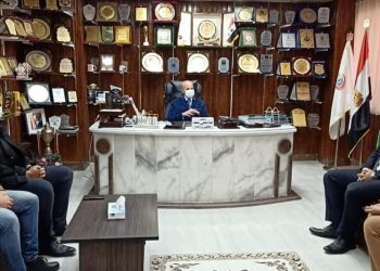 وكيل وزارة الصحة بالشرقية يستقبل ممثلي ” حياة كريمة ” ويناقش خطة تطوير المراكز الطبية بالحسينية