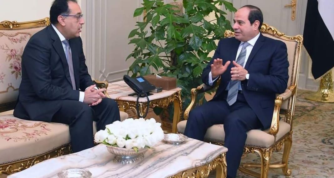 رئيس الوزراء يهنيء الرئيس السيسي بمناسبة الإحتفال بعيد العمال