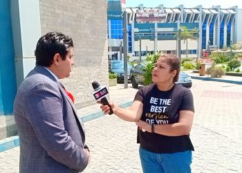 حاضر يبنى ومستقبل ينطلق الى عنان السماء وكالعادة القادة حاضرة بسفير فوق العادة