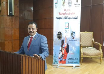 (صور).. اللواء حافظ حسن يُلقى محاضرة لـ “سفراء الوعى” بالجيزة