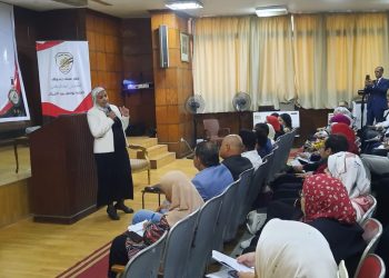 (صور).. الدكتورة آمال زكى تلتقى “سفراء الوعى” فى ختام الفعاليات بالجيزة