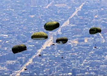 تكثيف إسقاط المساعدات الإنسانية والإغاثية على شمال قطاع غزة استمرارًا لتوحيهات السيد الرئيس