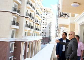“رئيس الوزراء يختتم جولته بالإسكندرية بتفقد مشروع التجمع العمراني “صوارى” بمنطقة غرب كارفور”