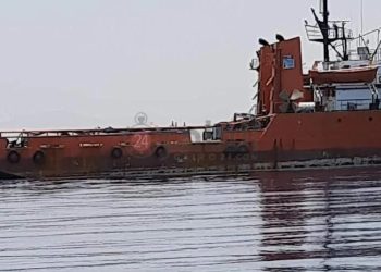 جنوح سفينة خدمات بترولية قرب سواحل سفاجا