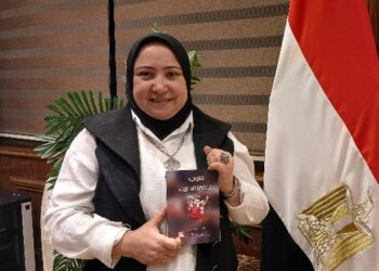 حفل توقيع رواية “قلوب ينحتها الحنين ” للكاتبة سلوى حسين